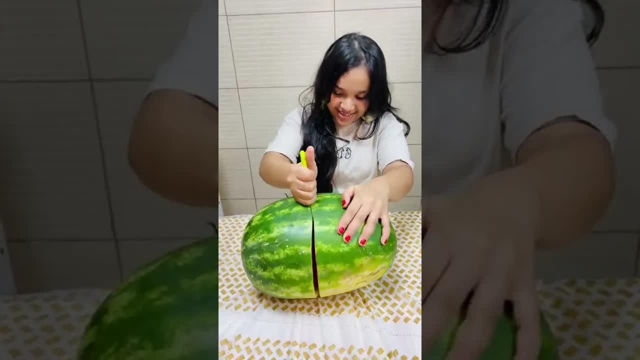 شفا والبطيخه الحمراء: هل هي حمراء؟