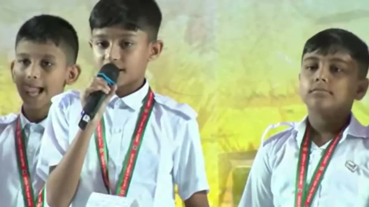 মোবাইল ফোন: শিক্ষার সহায়ক নাকি আসক্তির বাহন?