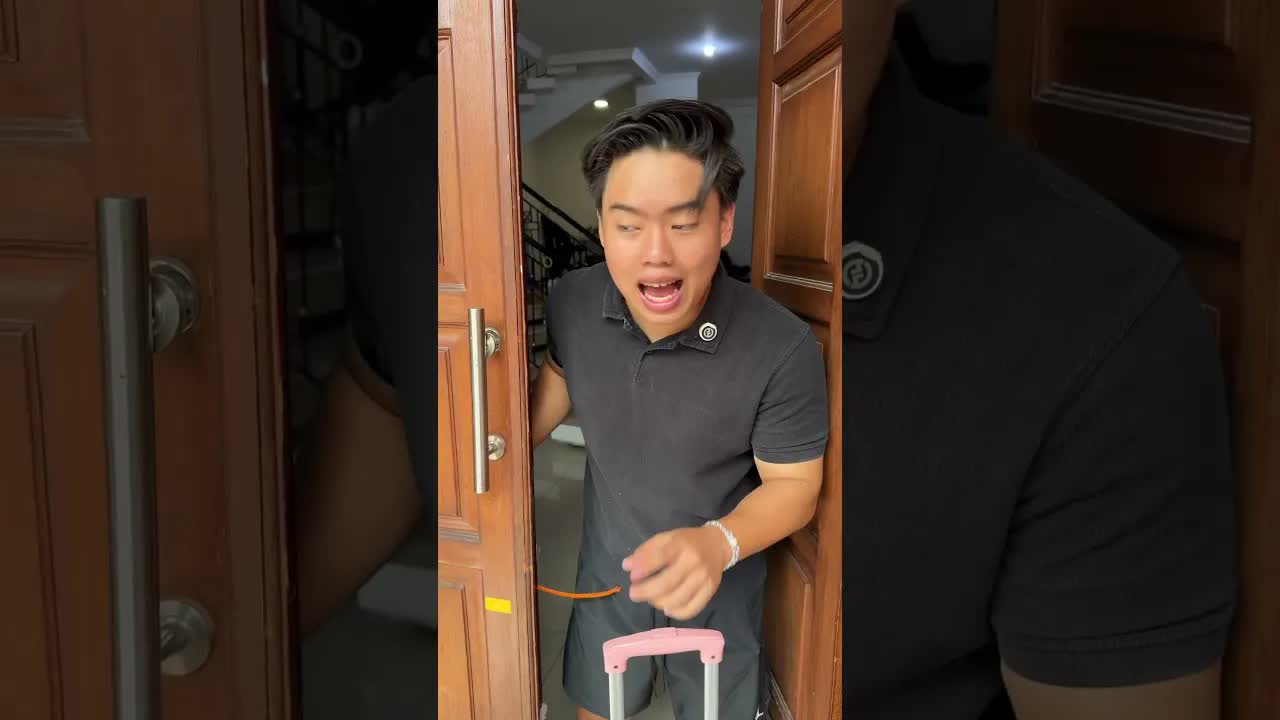 Marie selalu ngikutin aku ke mana-mana