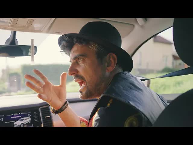 Comentariu amuzant la volan cu Izolația