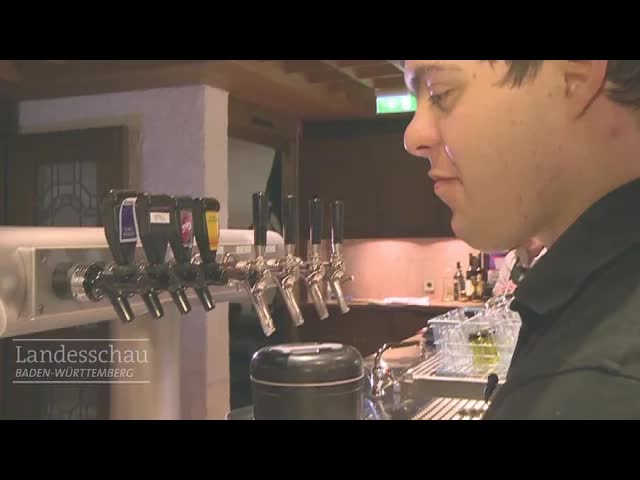 Tom, der Barmann mit Down-Syndrom