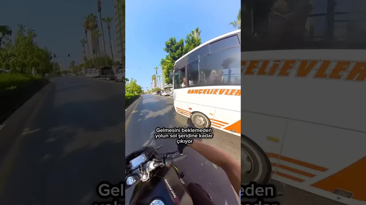 Trafikte Dikkatsiz Minibüs Şoförü ve Motorcu Kavgası