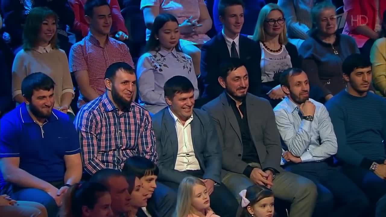 Юный чемпион из Дагестана встречает олимпийца