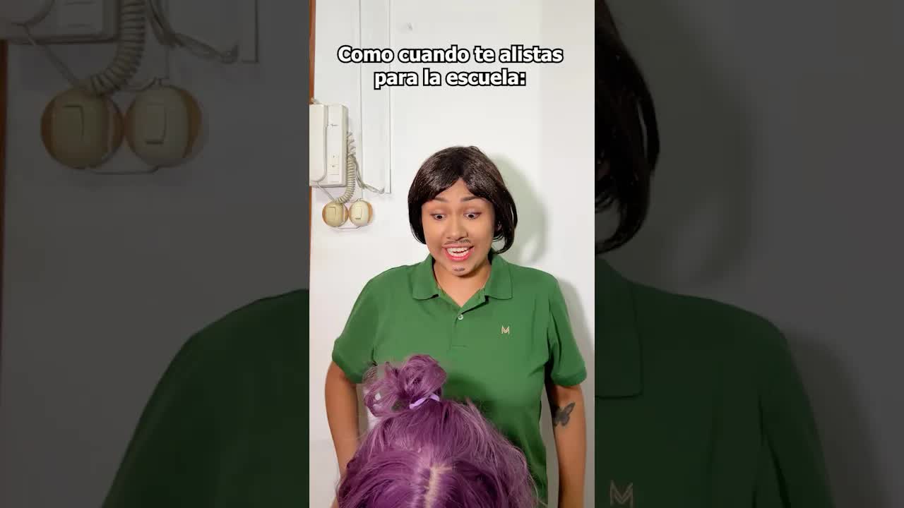 Mi mamá me prepara para ir al colegio