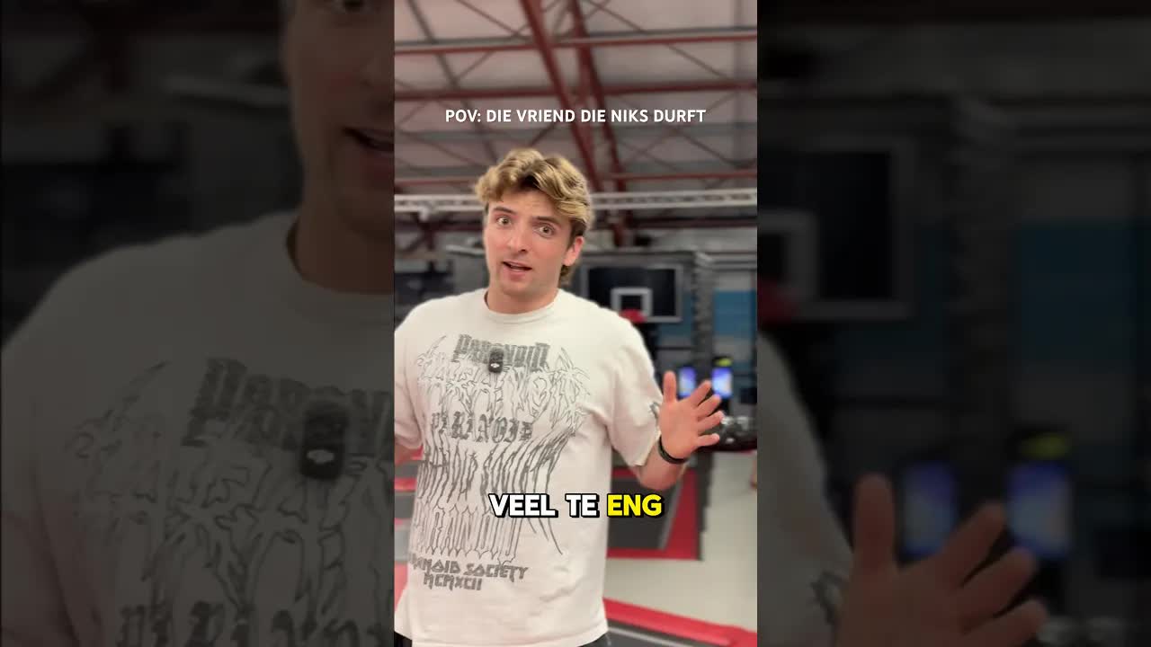 De vriend die niks durft springt toch