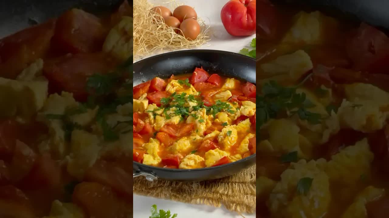 Ovos mexidos com tomate — receita simples