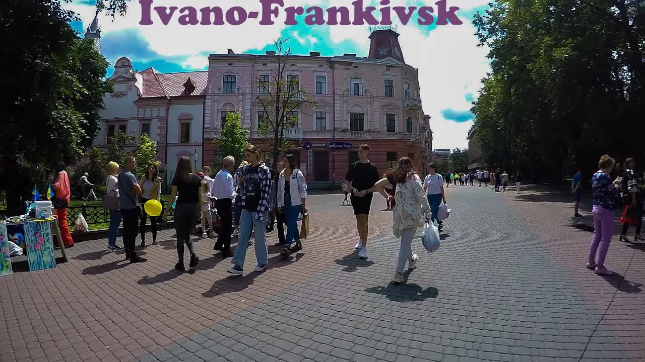 Прогулянка Івано-Франківськом влітку