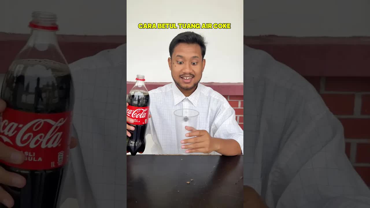 Cara Minum Coca-Cola Yang Betul