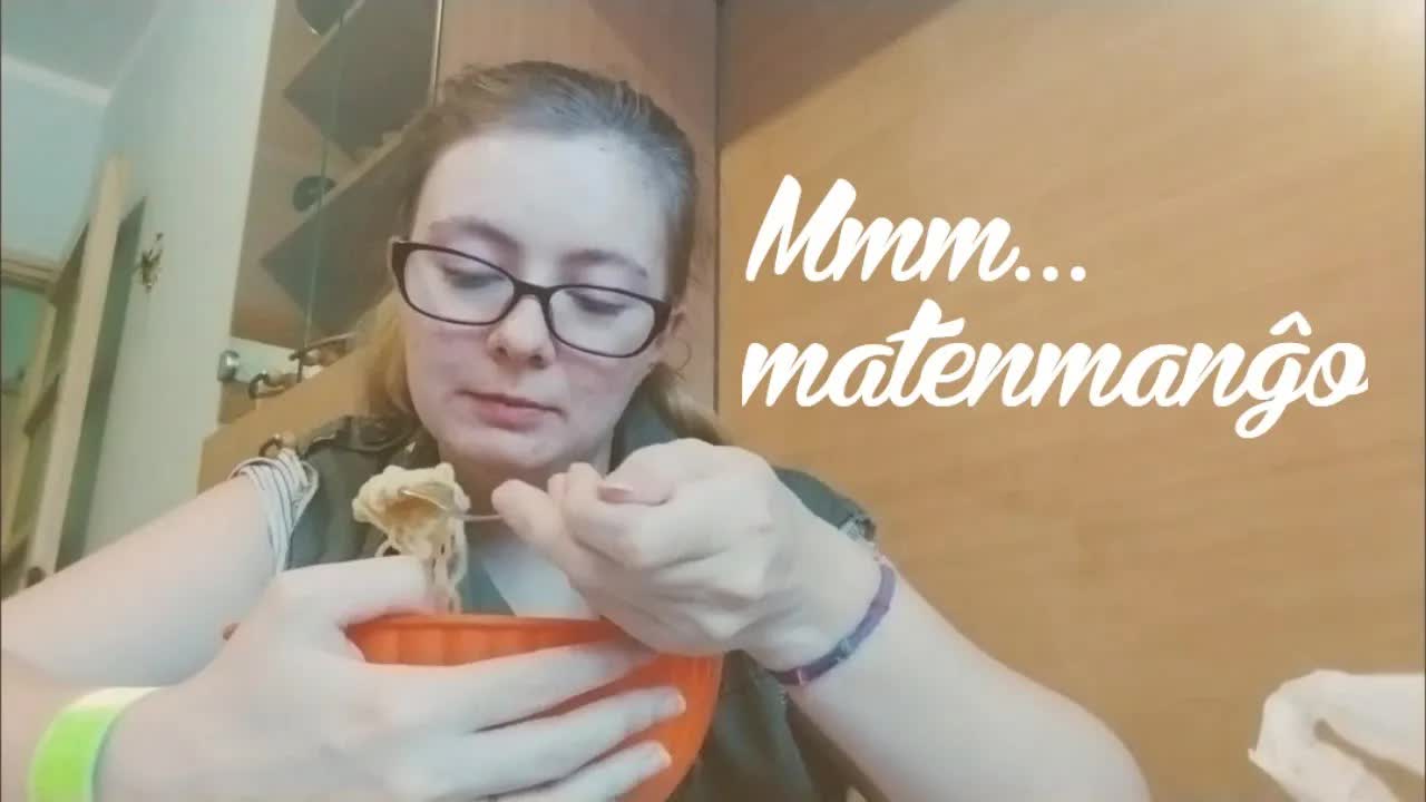 Malfrua matenmanĝo kun ovoj kaj nudeloj