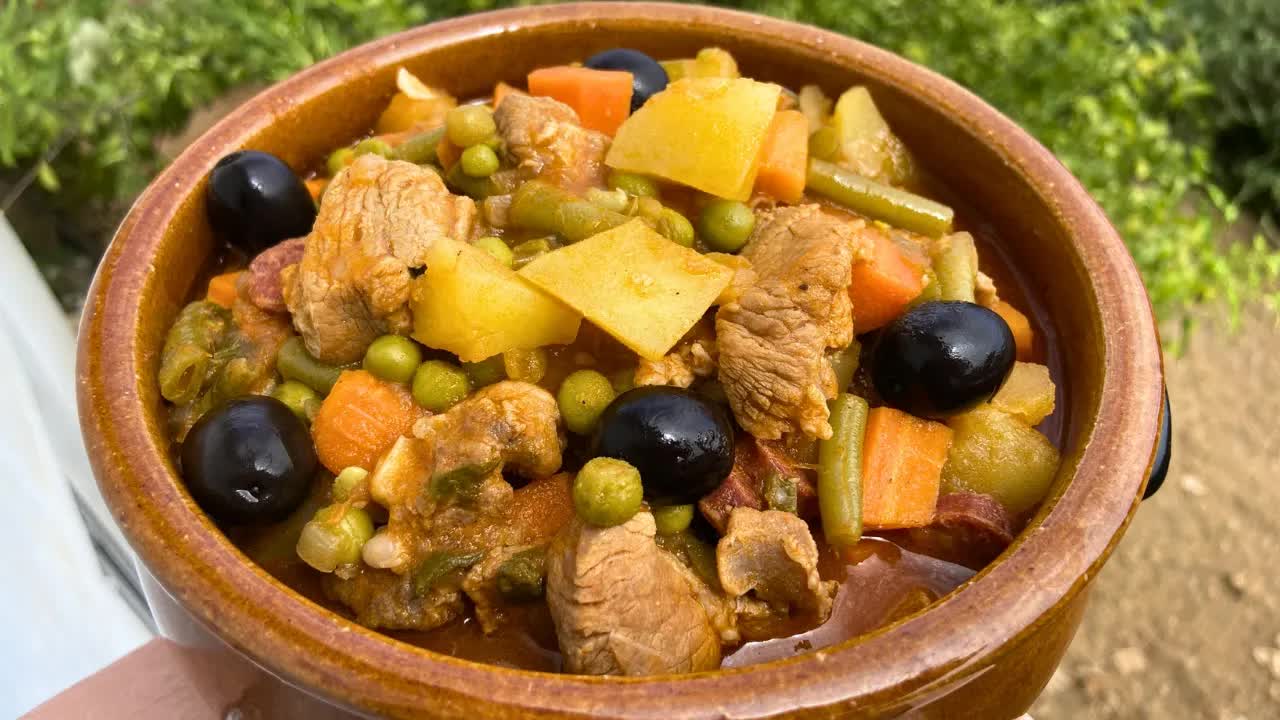 Como fazer carne à jardineira tradicional portuguesa