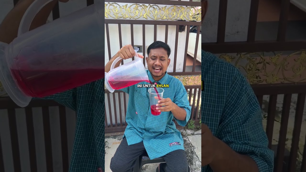 Ayah Minum Air Sirap Pusing Bersama Anak-Anak