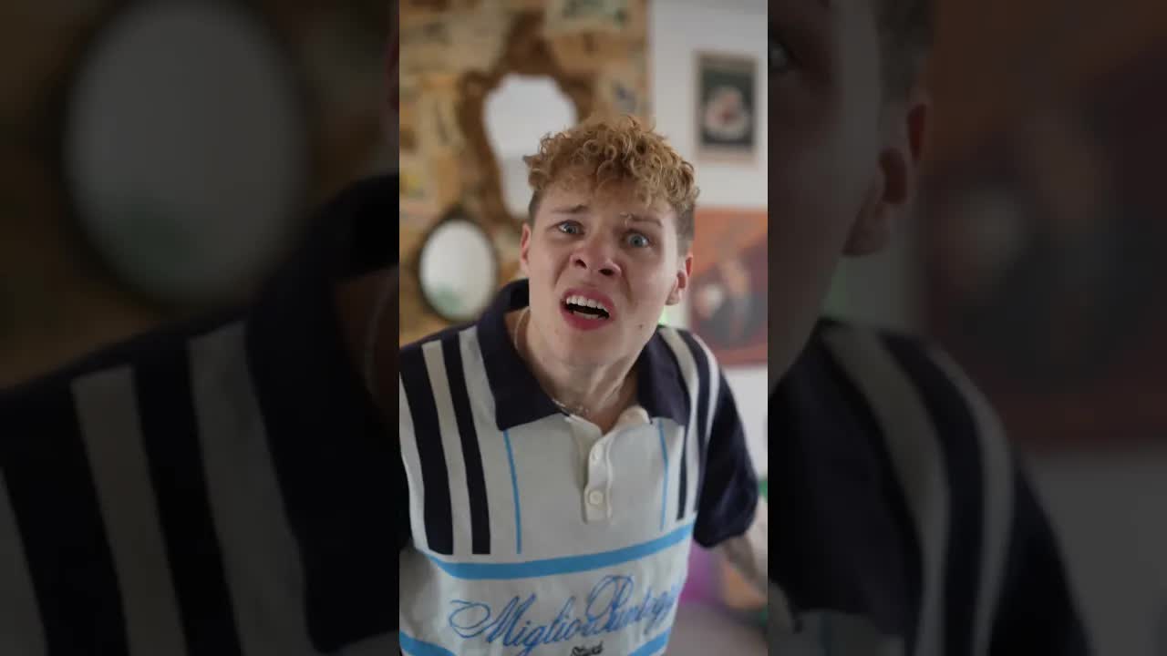 Max ligt aan de afstandsbediening