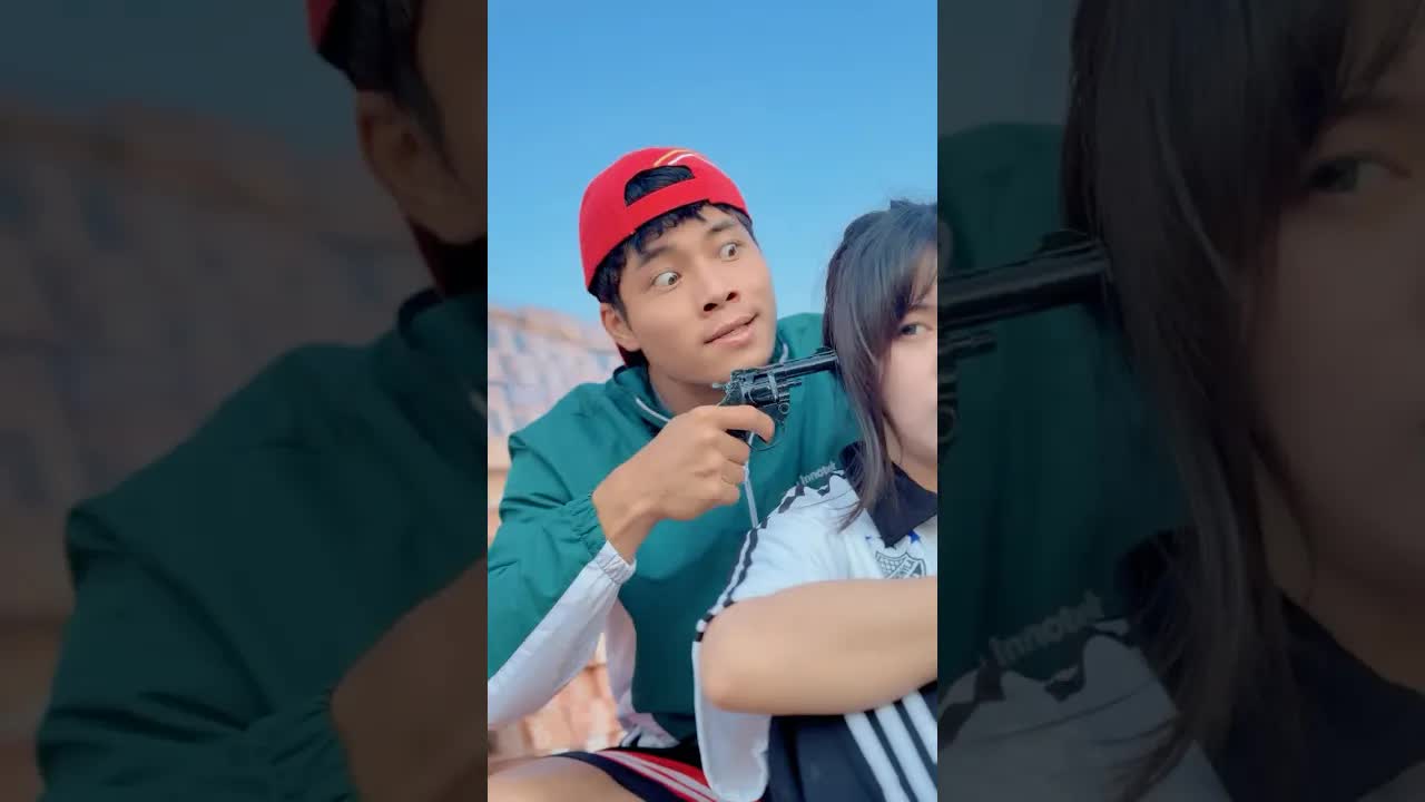 Anh Em Dứa Tranh Điện Thoại Khó Khăn