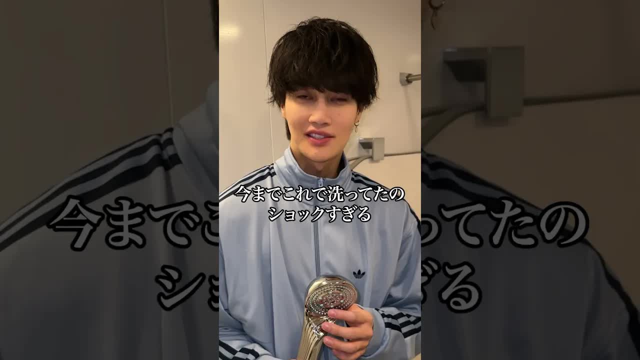親友に蛇口の徹底的な掃除を教える動画