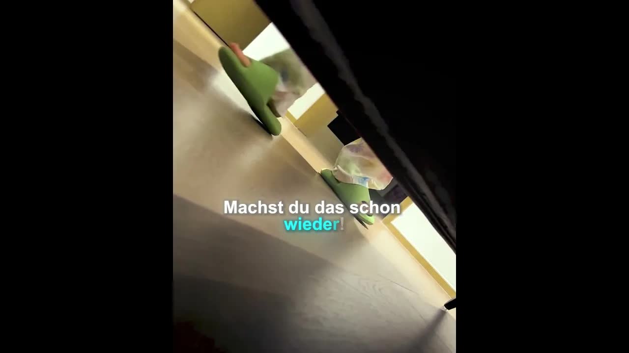 Er versteckte sich unter dem Bett – und bereute es