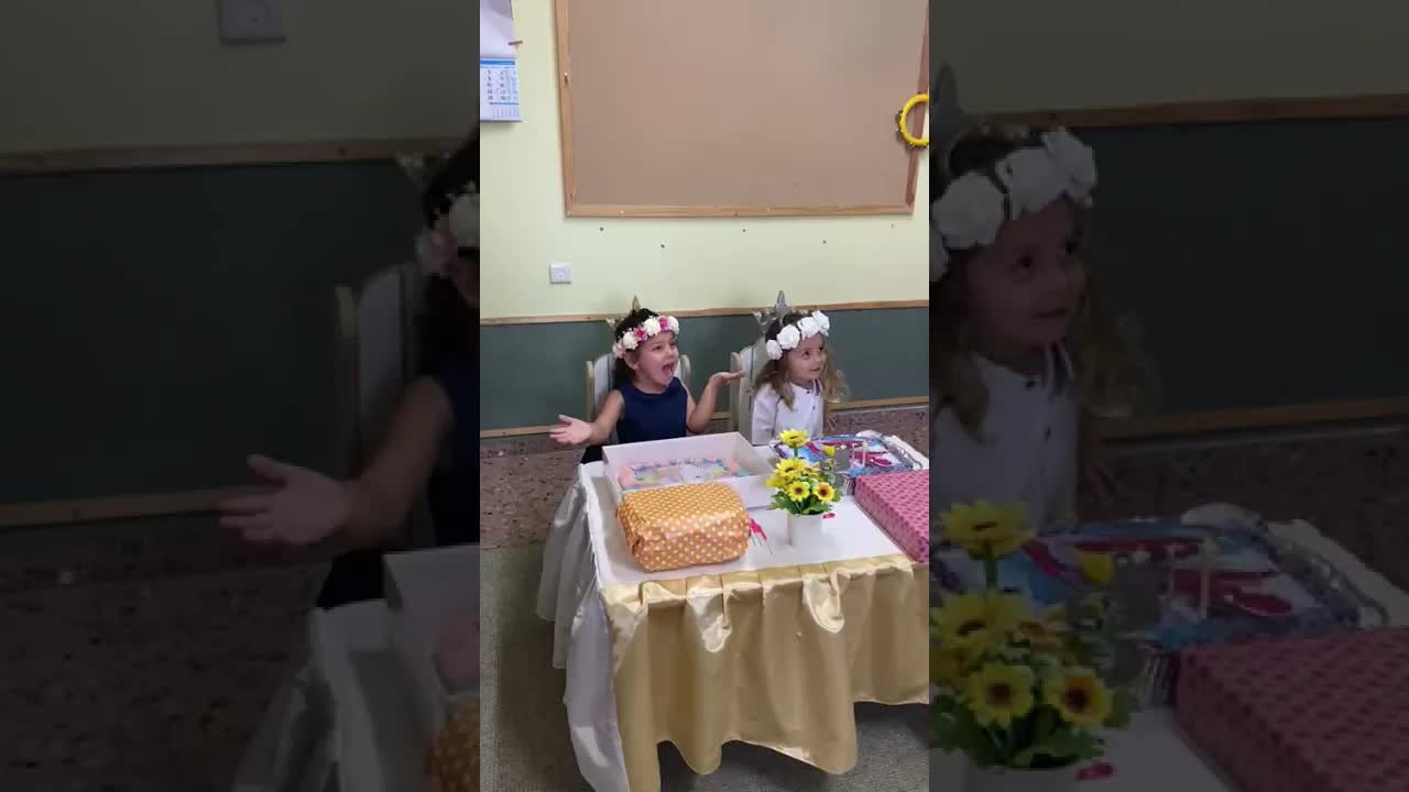 הולכים לסופר לקנות לאליה ליום הולדת