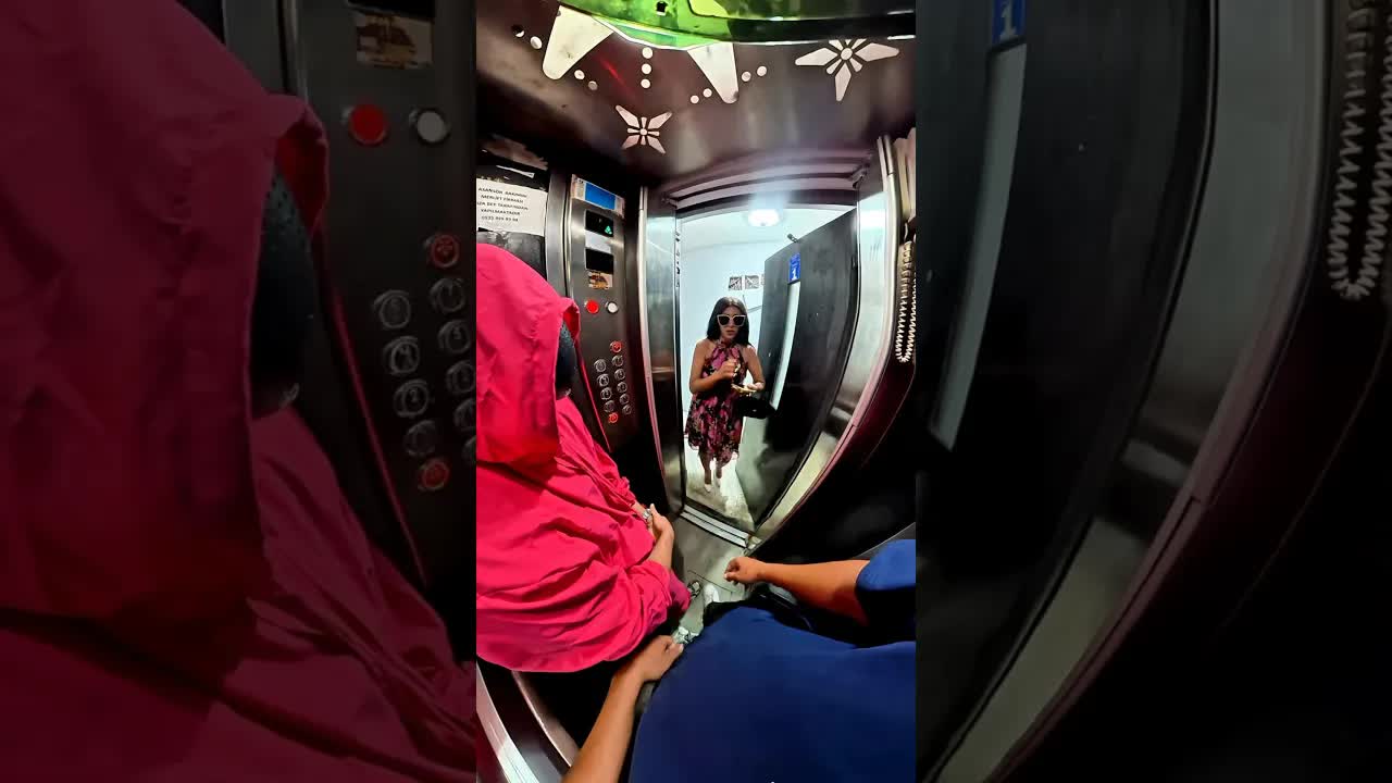 Asansörde Komik Bir Pilot Hikayesi