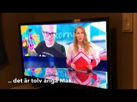 Max deltar i Lilla Aktuellt på Rocka sockorna-dagen