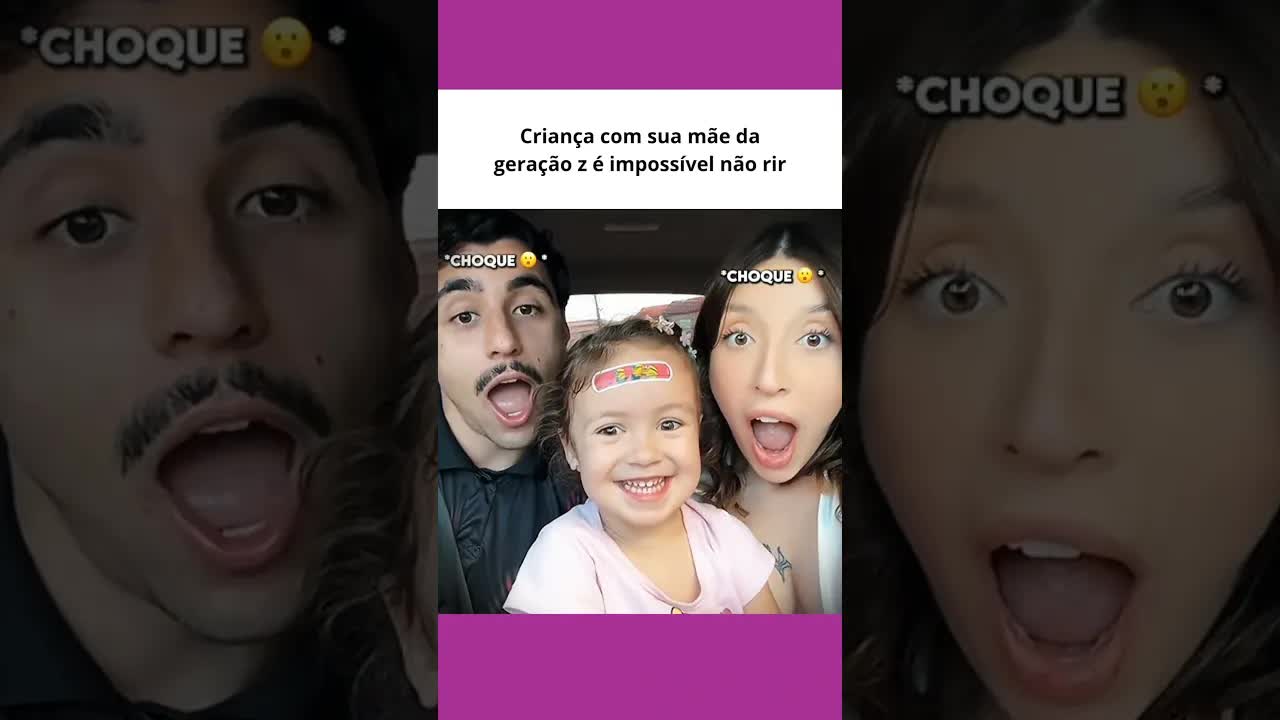 Criança conversa com a mãe sobre gravidez
