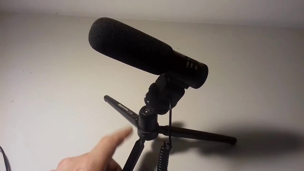 Kiel mi registras filmetojn kun ekstera mikrofono