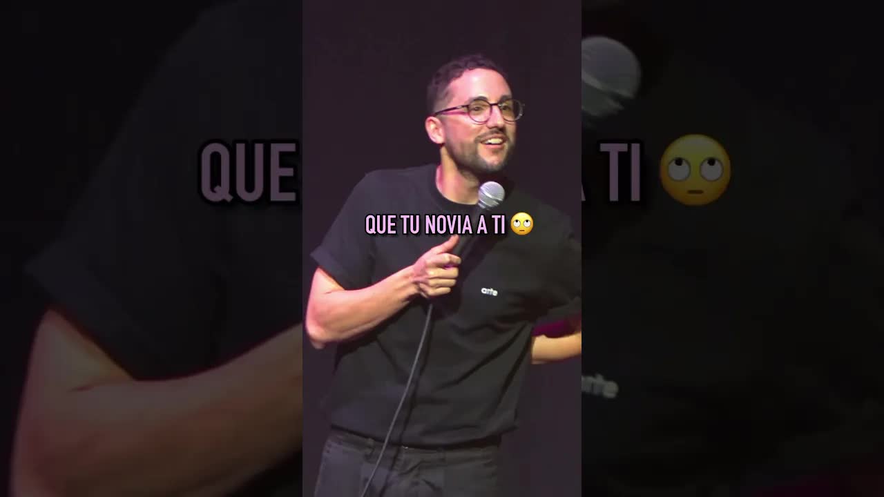 Stand-up sobre novios y amigos solteros