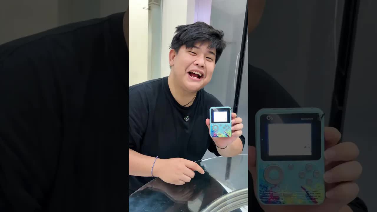 Mainan Game Boy dan Pop It yang Seru