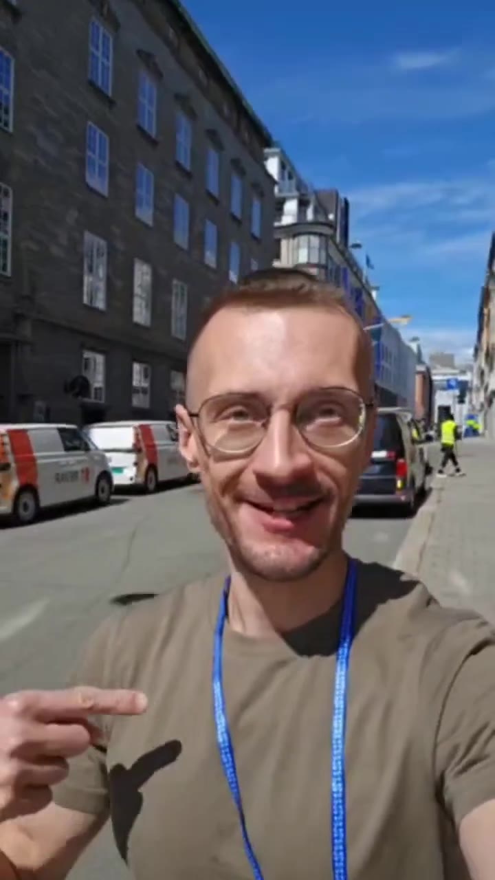 Я иду смотреть достопримечательности в городе