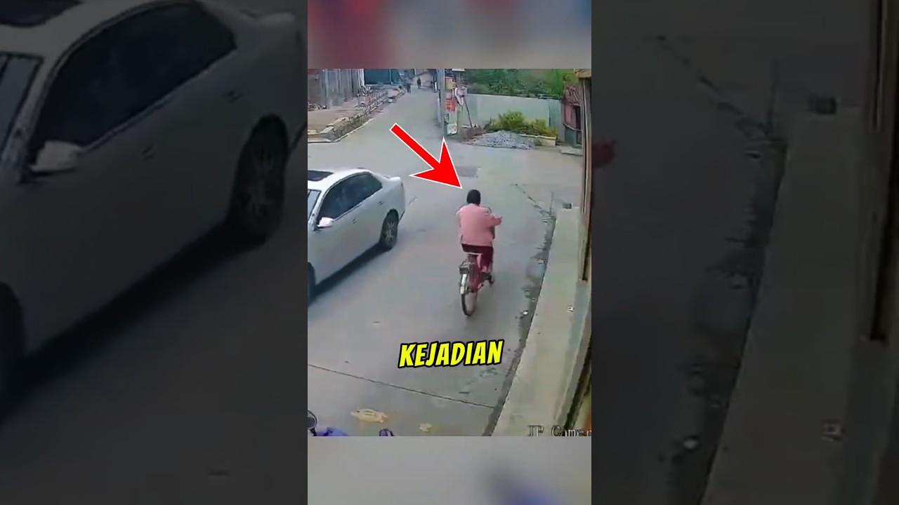 Nenek Saman Penolong dan Anjing Pembuang Sampah