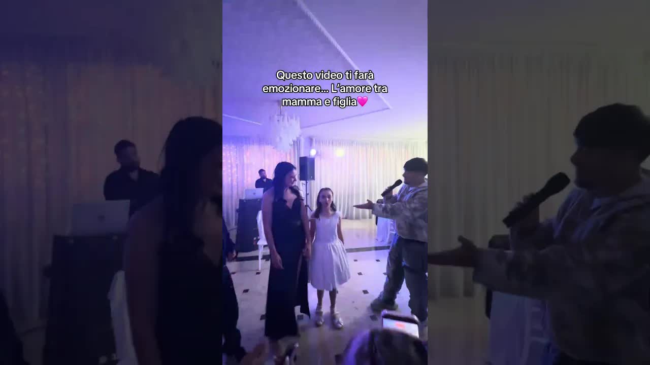 Francesca dedica una canzone alla madre