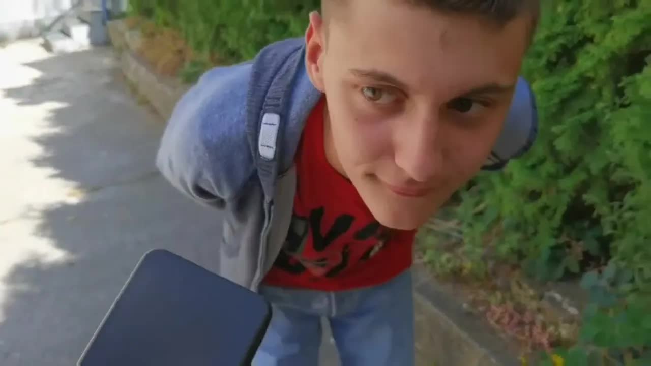 Parodija TV provala i intervjua na ulici