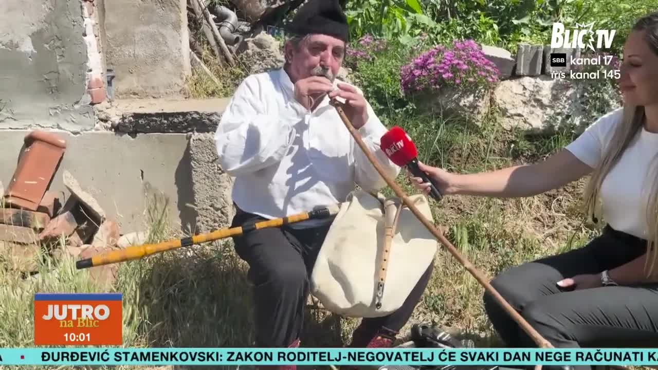 Jordan iz Štipine svira instrument od obične grane