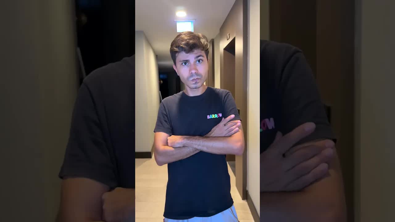 Erkek arkadaş gelince panik ve iltifatlar