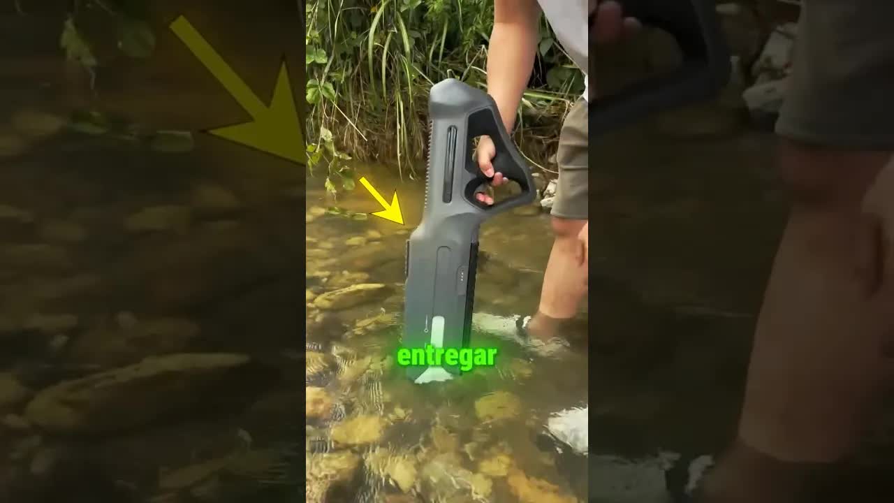 Garoto testa arma que vira bala com água