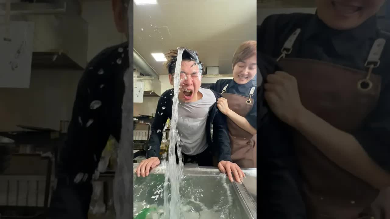 El jefe descubre a una infiltrada en el restaurante