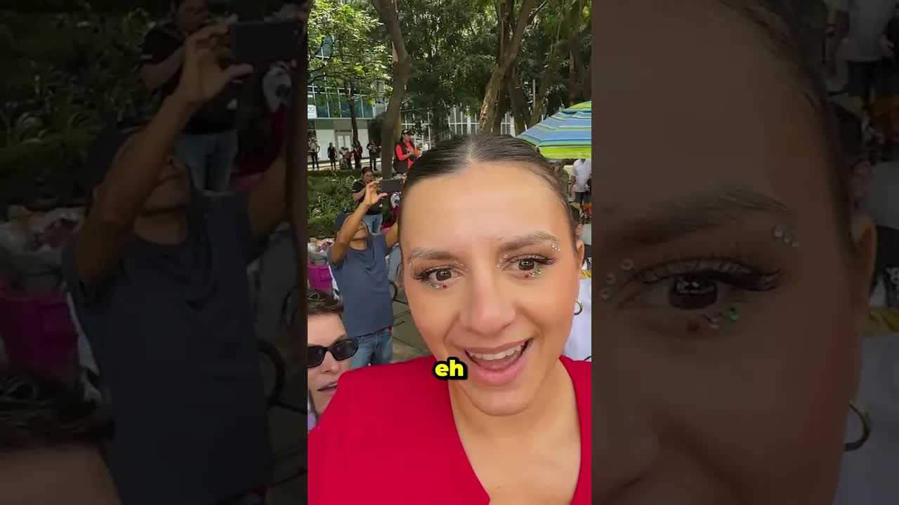 Desfile militar mexicano visto desde México
