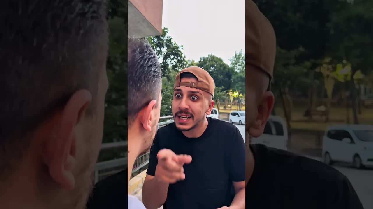 عرض عمل لصديق من الجامعة