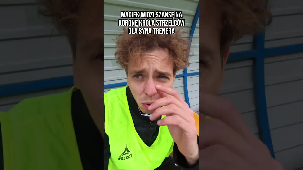 Trener Reaguje Na Gol Syna Podczas Meczu