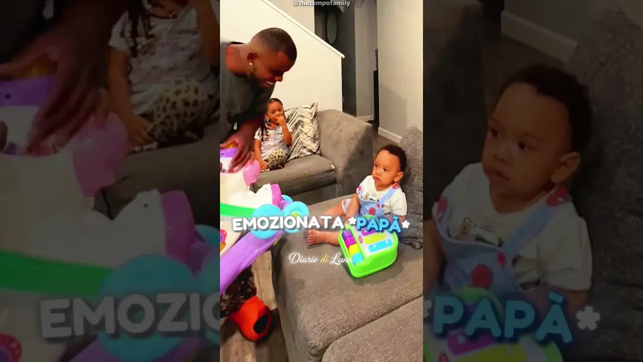 Il patrigno porta regali solo al figlio