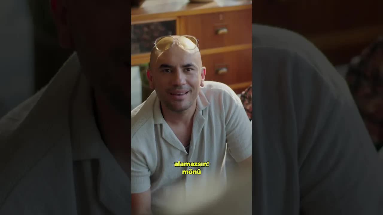 Garsonla Komik Diyalog: Müşteri mi Garson mu?