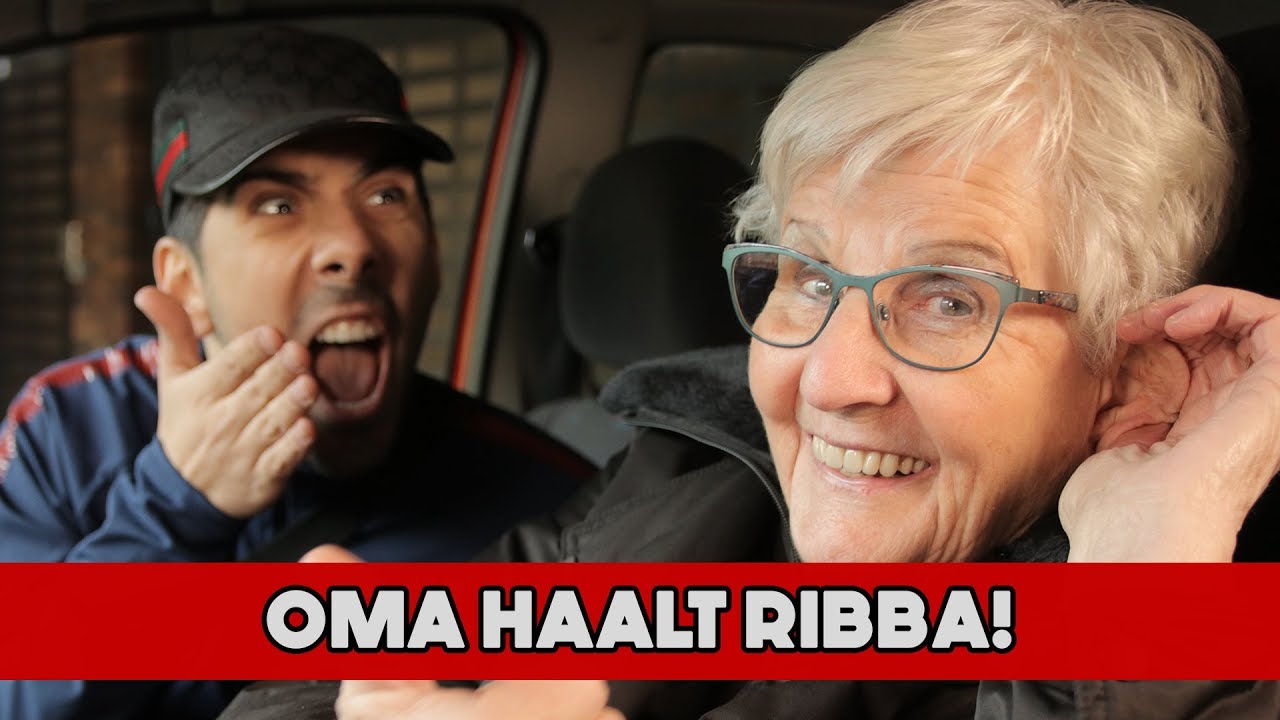 Oma Praat Straattaal Tijdens Rijles