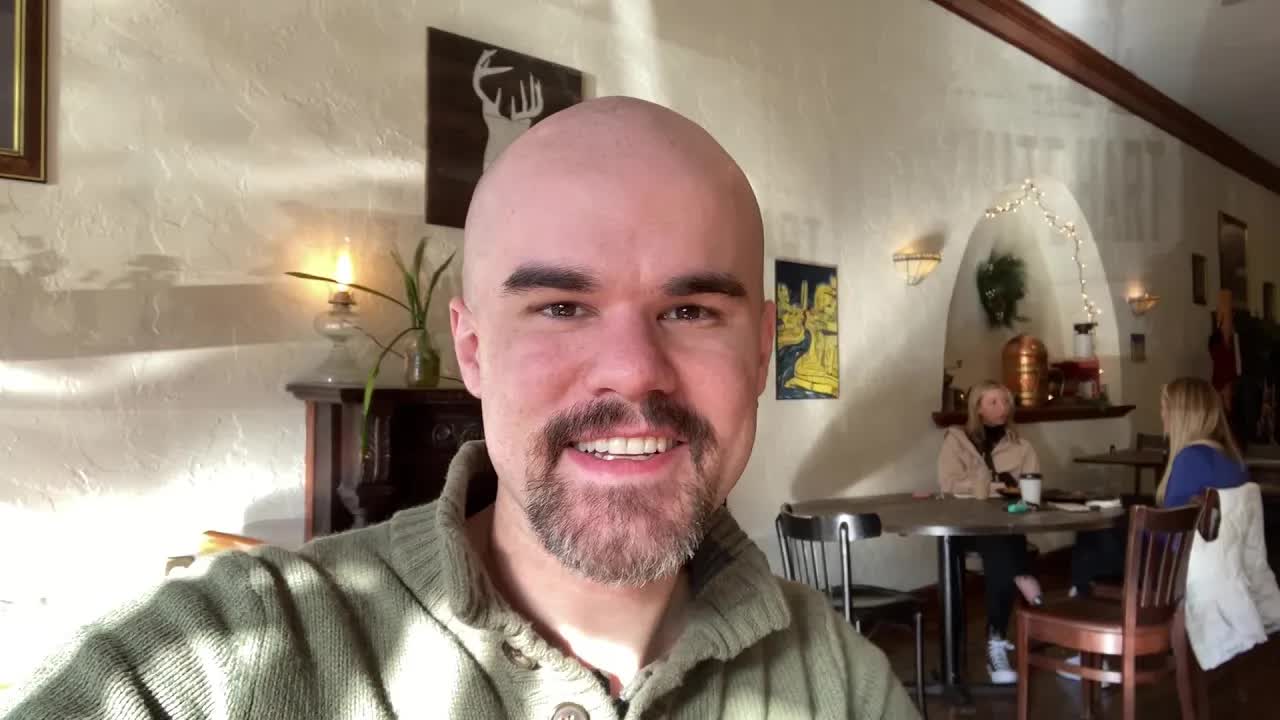 Ludi Skrablon kun Amiko en Virginio