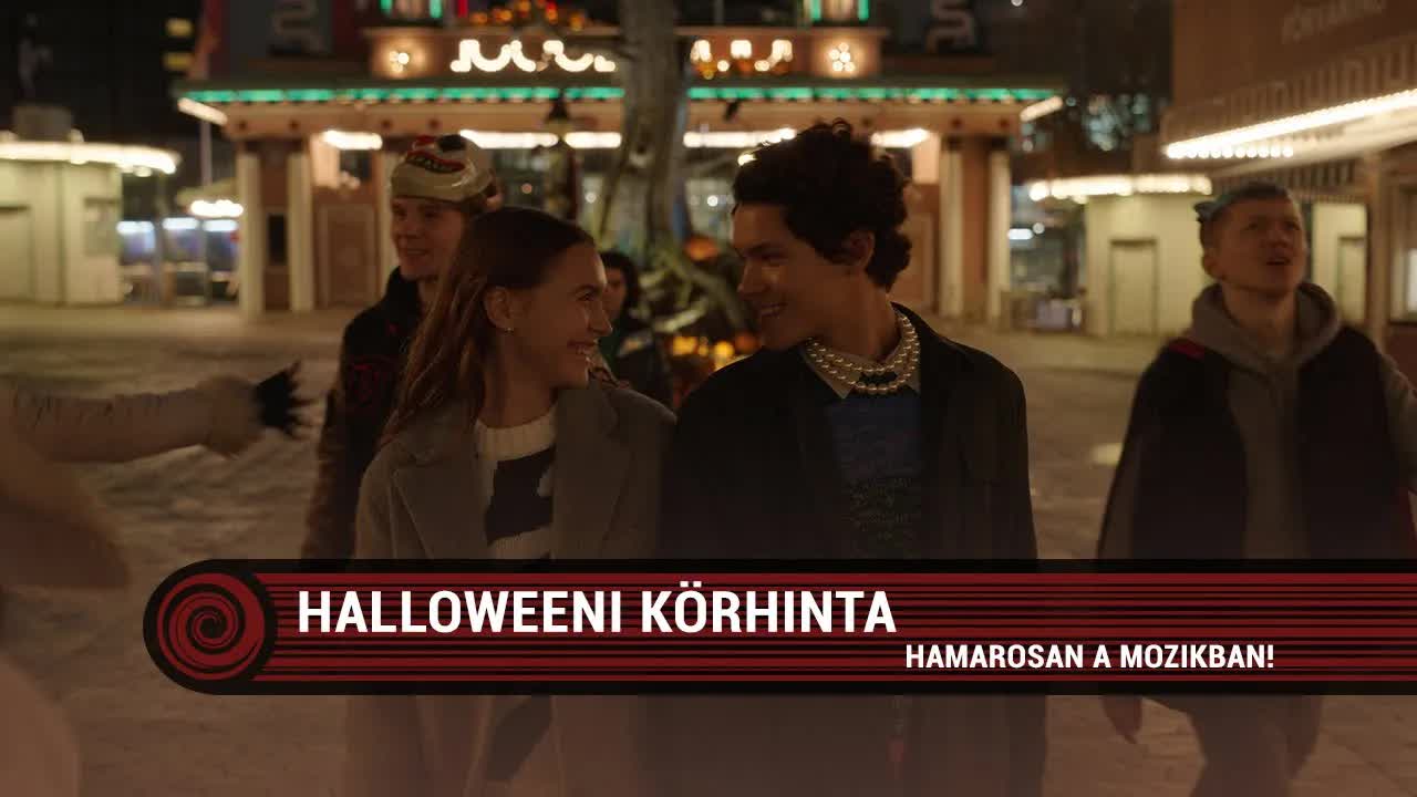 Vänner på Halloween-buffé i nöjesparken