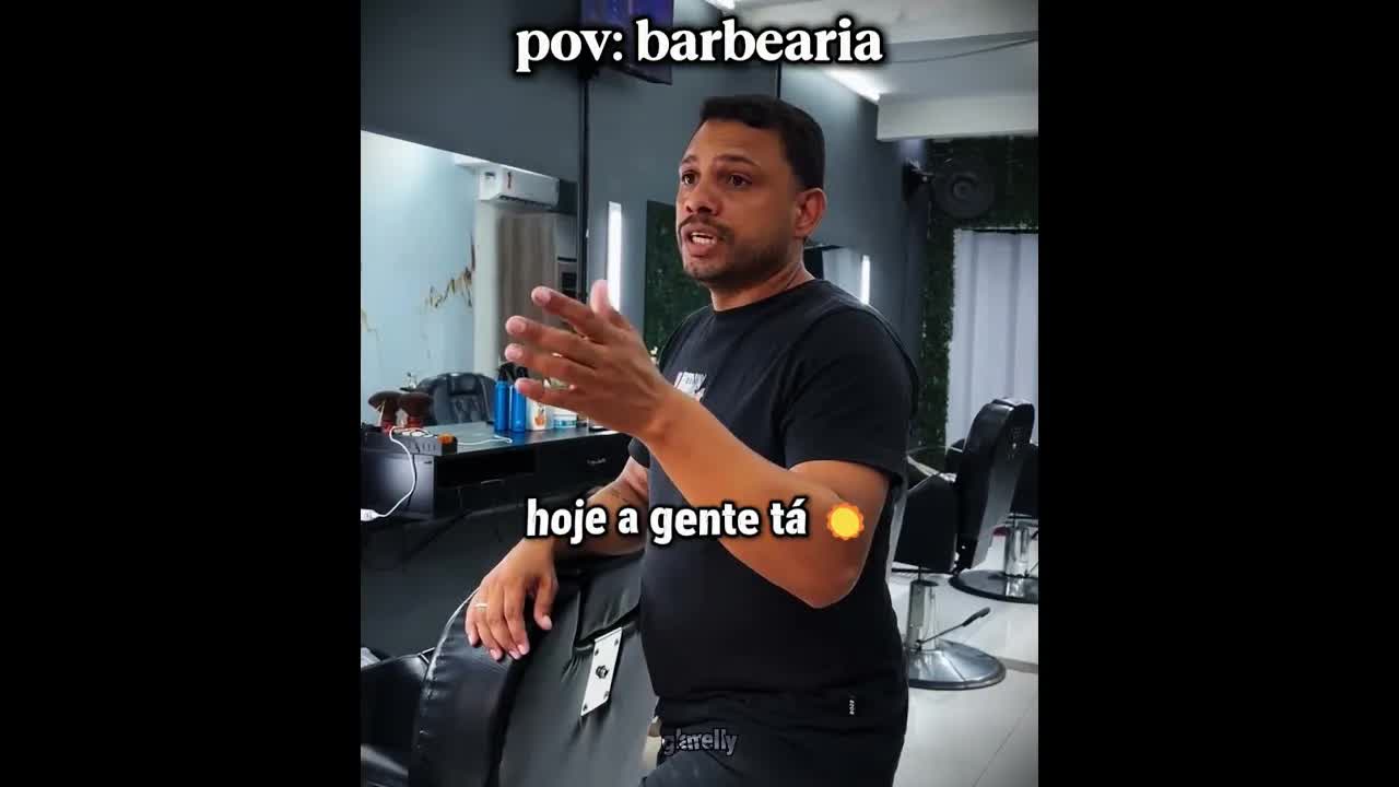 Quando o barbeiro brinca com sua cara