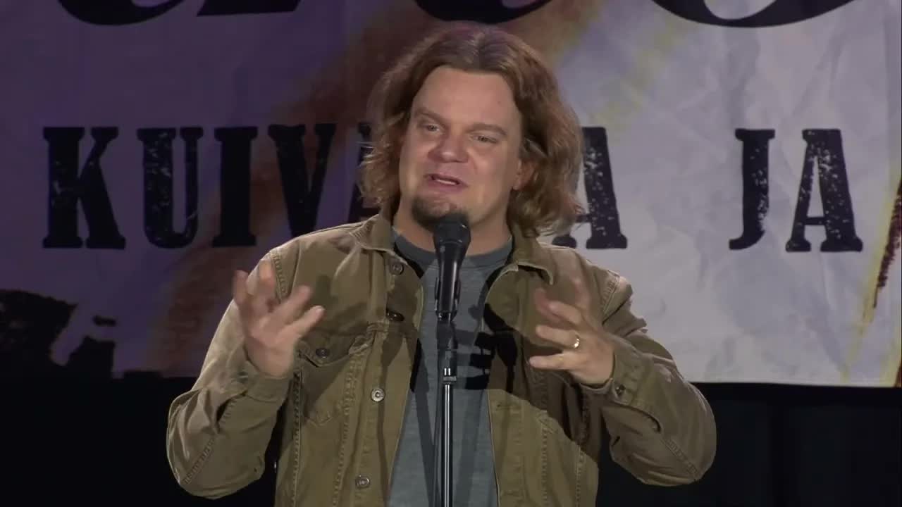 Ismo Leikola miettivät koiran elämää hihnassa