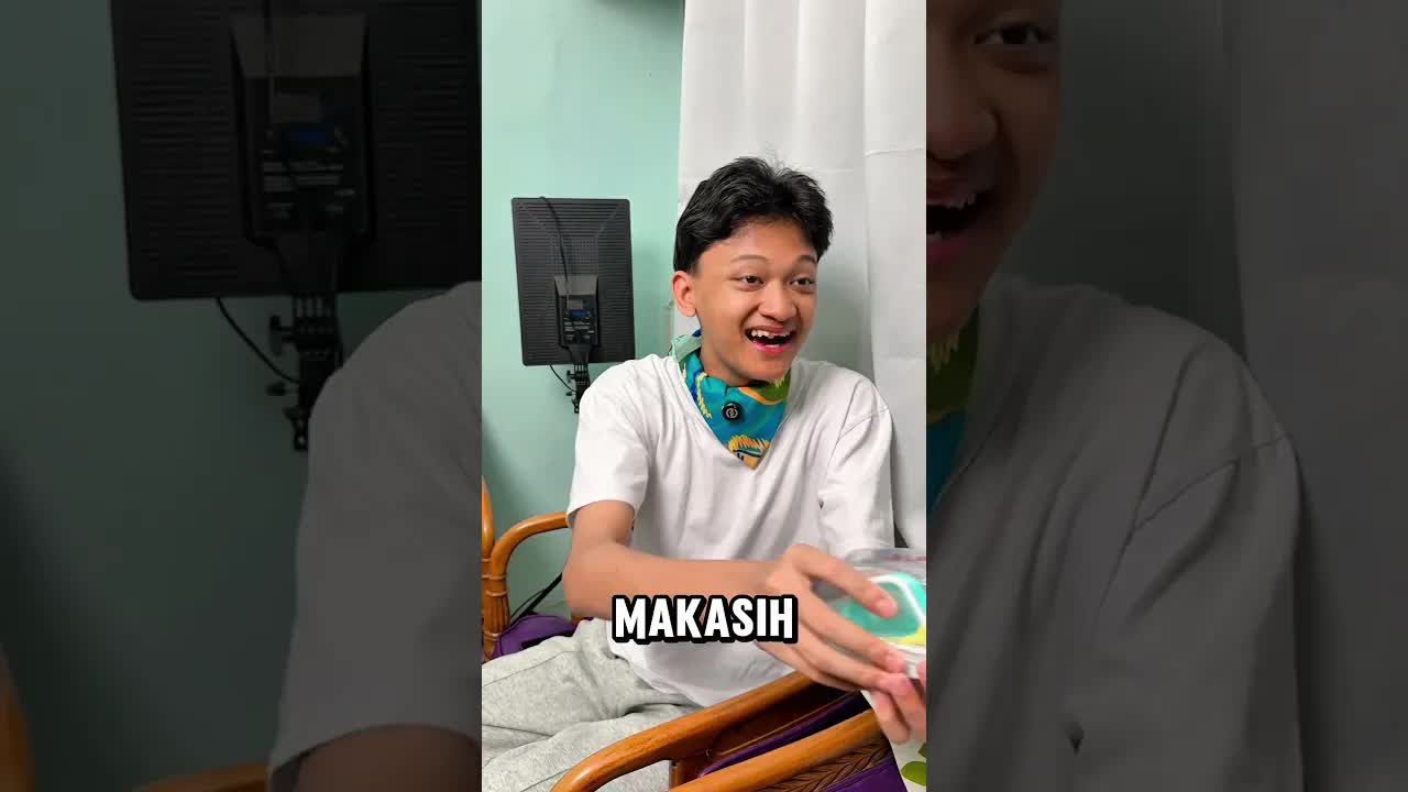 Pelampung Aneh dan Kacamata untuk Imeh
