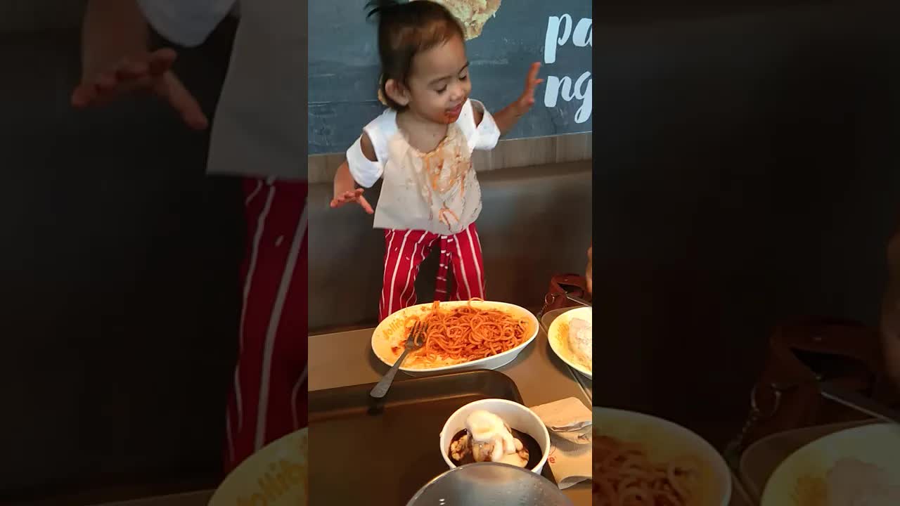 Masayang ibon challenge sa Jollibee