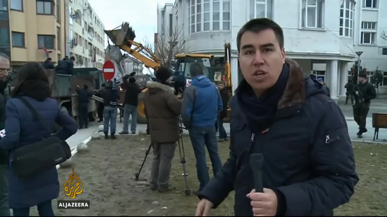 Uklanjanje spomenika u Preševu pod nadzorom žandarmerije