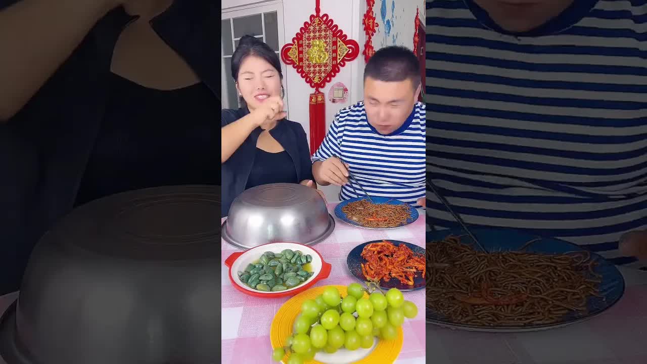 夫妻日常斗嘴搞笑片段