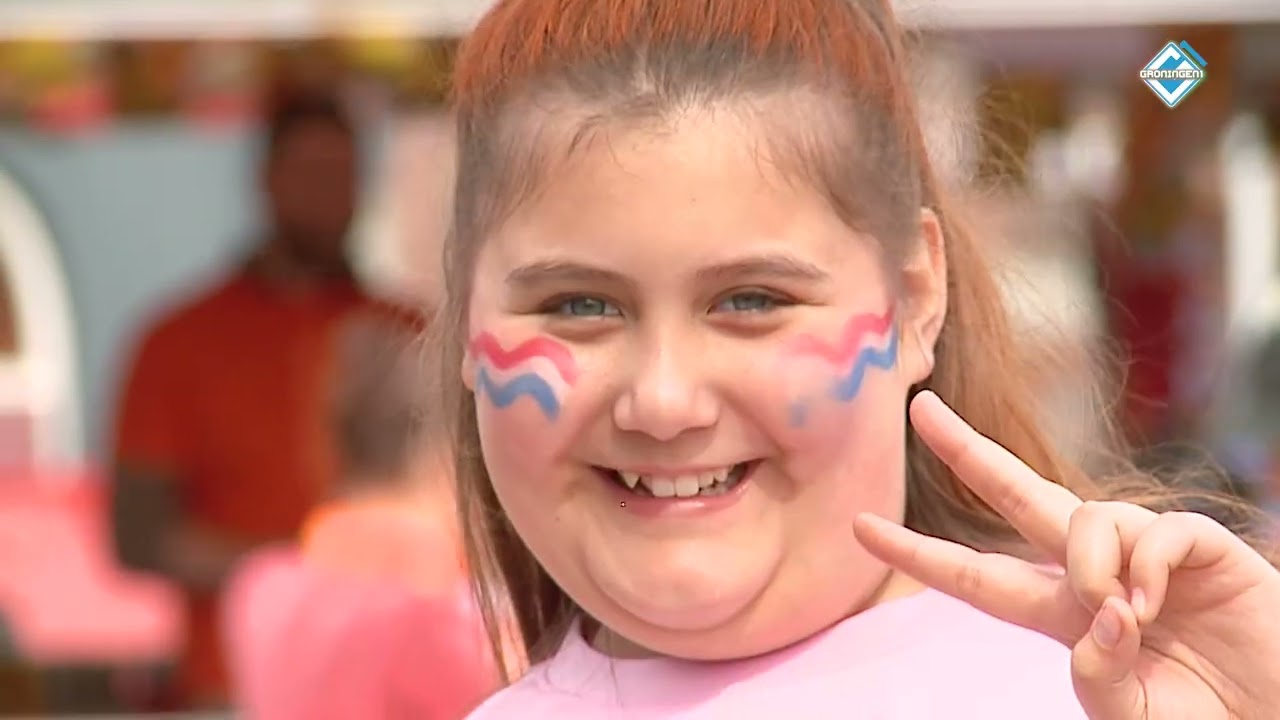Koningsdag viering in Winschoten: Oranje feest en markt