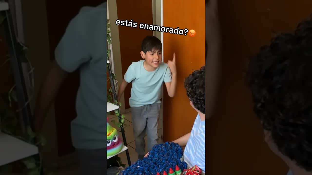 Mi hermano celoso no me deja enamorarme